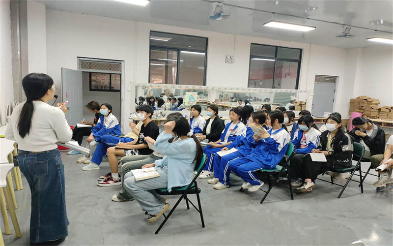 “創(chuàng)意與技藝的碰撞” 李鍰茜老師美甲公開